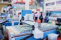 Trưng bày nhiều thiết bị và công nghệ quảng cáo Việt Nam, máy móc ngành in ấn