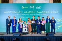 Trao Giải thưởng Cựu sinh Australia tại Việt Nam cho 6 cá nhân