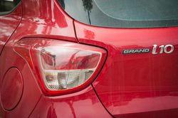 Doanh số giảm bất ngờ, Grand i10 vẫn dẫn đầu nhóm ôtô giá rẻ