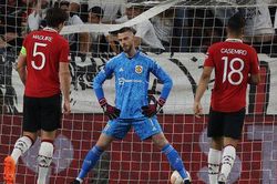Maguire và De Gea liên tiếp sai lầm, MU thua tức tưởi Sevilla, dừng bước tại tứ kết Europa League