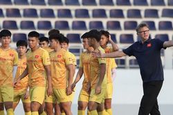 HLV Philippe Troussier và những cửa ải cần vượt qua