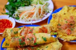 Mê mẩn hương vị bánh ép, đặc sản bình dị xứ Huế khiến bao người thương nhớ