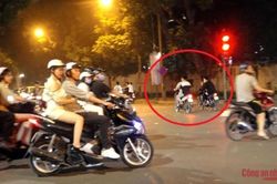 Theo chân tổ 141 hóa trang xử lý quái xế manh động trên đường phố