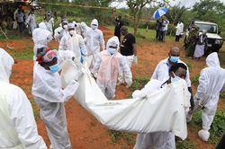 Kenya khai quật 21 thi thể trong cuộc điều tra 'giáo phái nhịn đói'