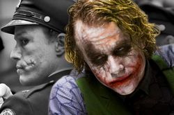 Sẹo trên mặt Joker từ đâu mà có?