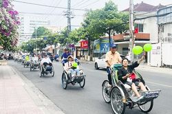 Xích lô du lịch - Rằng hay thì thật là hay...