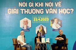 Thảo luận chuyên đề: 'Nói gì khi nói về giải thưởng văn học?' tại phố sách Hà Nội