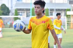 Sao trẻ HAGL vẫn 'sốc' khi bị HLV Troussier loại khỏi SEA Games 32