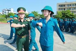 Hăng say trong nắng thao trường