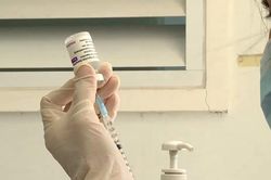 TP Hồ Chí Minh bảo vệ người thuộc nhóm nguy cơ bằng vaccine
