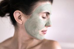 Tại sao bạn không nên đắp mặt nạ hằng ngày?