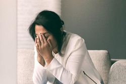 Dịp nghỉ 30/4 không về quê là bất hiếu với bố mẹ sao?