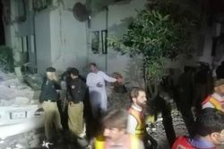 Nổ kho đạn chống khủng bố, ít nhất 63 người Pakistan thương vong