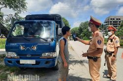 Công bố số điện thoại đường dây nóng phản ánh tình hình trật tự ATGT trong dịp nghỉ lễ 30/4 và 1/5