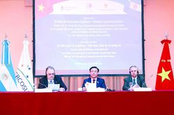 Chủ tịch Quốc hội Vương Đình Huệ: Khi đoàn kết, chúng ta nhất định san bằng mọi lực cản để vươn tới tương lai!