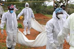 Phát hiện ít nhất 73 thi thể tín đồ giáo phái 'nhịn ăn' ở Kenya