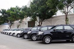 Giá thuê xe ô tô tự lái dịp nghỉ lễ 30/4 - 1/5 tăng 'chóng mặt'