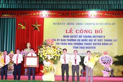 Công bố Nghị quyết thành lập thị trấn Hóa Thượng