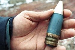 Anh chuyển đạn uranium nghèo tới Ukraine, Nga phản ứng gay gắt