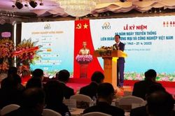 Khuyến khích, cổ vũ tinh thần kinh doanh, khát vọng làm giàu chân chính trong doanh nghiệp