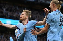 Song sát Haaland - De Bruyne tỏa sáng rực rỡ, Man City vùi dập Arsenal, chạm một tay vào chức vô địch Ngoại hạng Anh