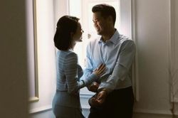 Thời trang đồng điệu phong cách của Linh Rin và chồng doanh nhân Phillip Nguyễn