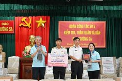 Mang yêu thương đến với đảo Trường Sa, Nhà giàn DK1