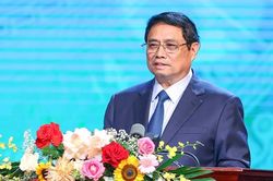 Thủ tướng yêu cầu đảm bảo việc làm bền vững, nâng cao mức sống công nhân