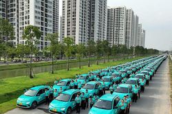 Loạt xe taxi điện VinFast đi vào hoạt động tại TP.HCM từ ngày 30/4