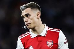 Arsenal và sự nuối tiếc đánh lừa tất cả