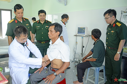 Đoàn Kinh tế-Quốc phòng 78 tổ chức tri ân, tặng quà nhân dân trên địa bàn
