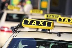 Hà Nội bỏ lệnh cấm taxi tại 9 tuyến đường