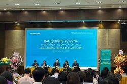 ĐHĐCĐ ABBank: Không đợi lúc khách hàng khó khăn để ép mua bảo hiểm