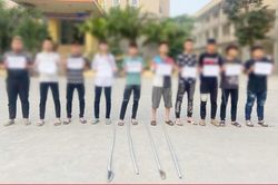 Mang hung khí đánh người không liên quan gây thương tích