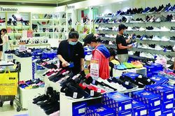 Làm mới mình trong cuộc đua thu hút FDI
