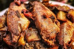 Bí quyết kho cá nục thơm ngon, thịt rắn đanh, không tanh