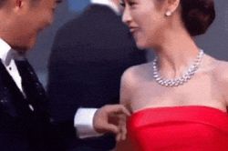 Loạt sự cố khiến MC vã mồ hôi vì 'chữa cháy' trên sóng trực tiếp