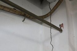 Xử lý vụ nứt tường nhà dân hàng loạt cạnh công trình khách sạn 19 tầng