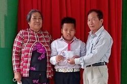 Ông Nguyễn Văn Anh Tông - Điểm tựa cho học sinh có hoàn cảnh khó khăn