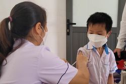 Hà Tĩnh: Tập trung tiêm vắc- xin phòng dịch Covid-19