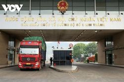 Thông quan thuận lợi, xuất nhập khẩu qua biên giới phía Bắc tăng mạnh