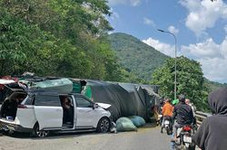 Xe tải đè xe ô tô trên đèo Bảo Lộc