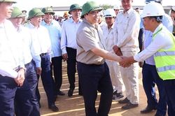 Thủ tướng Phạm Minh Chính kiểm tra tiến độ cao tốc Bắc - Nam đoạn qua tỉnh Hà Tĩnh