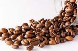 Giá cà phê hôm nay 2/5/2023: Giá cà phê arabica giảm liên tiếp, robusta đứng vững, khả năng đà tăng giá không còn kéo dài