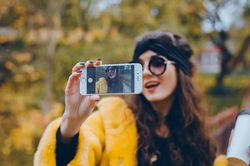 Vì sao giới trẻ không còn chuộng mua iPhone?
