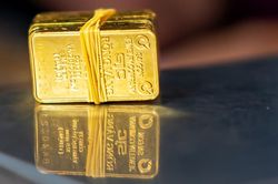 Giá vàng SJC biến động nhẹ, giao dịch hơn 67 triệu đồng/lượng