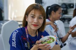 Có gì trong quầy buffet phục vụ 10 đoàn VĐV SEA Games?