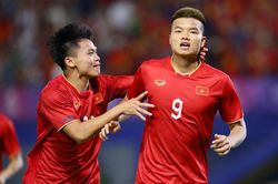 Trong tay HLV Troussier vẫn còn một 'thợ săn siêu phẩm' người sẽ giúp U22 Việt Nam hạ Singapore