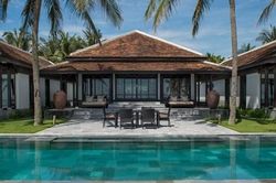Tiết lộ về chủ sở hữu resort giá 60 triệu đồng/đêm có rắn 'ghé thăm'
