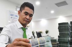 Sếp ngân hàng nào nhận lương 'khủng' nhất?